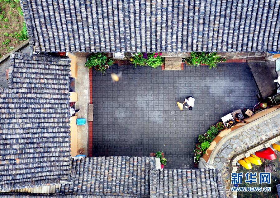 �����Aȫý�^�l�������҂���С������D�Ļ��ӣ���3����ɽ��̎�С��¼ҡ�������eɽ���L���F(xi��n)���桰����ɽ�ӈD��