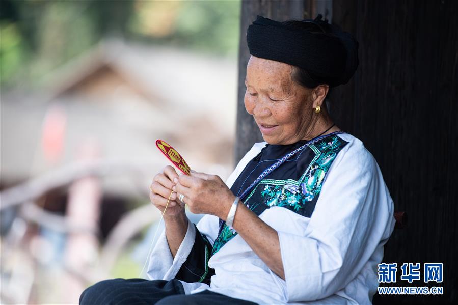 ����(x��)��ƽ��С�����¡����A�W(w��ng)���D�Ļ��ӣ���4����׌���������˶�����һ���Ҹ����M�����ꡱ������(x��)��ƽ�������B(y��ng)�ϵĹ���