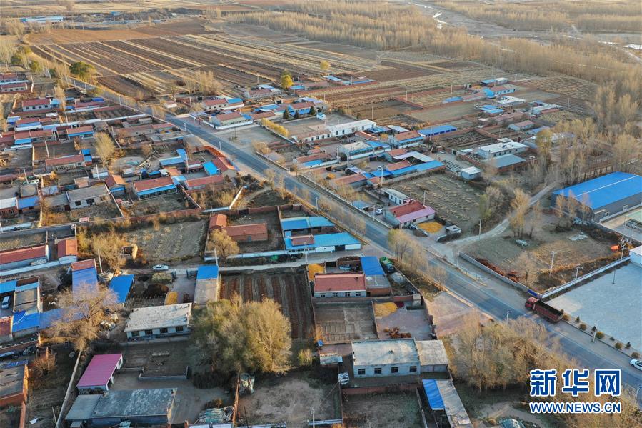 ��ȫ�潨��С�����(hu��)���ٳ�ǧ�h�f�塱�{(di��o)���С��D�Ļ���(d��ng)����2������������С���펧���������ӡ�����(n��i)�ɹ������컥�����J���a(ch��n)�I(y��)�¸�֮·